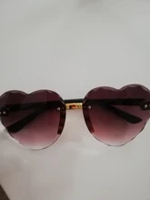 Gafas de sol sin montura con forma de corazón para niños, anteojos de sol deportivos a la moda, con Lentes rojas en color gris y Rosa, con UV400