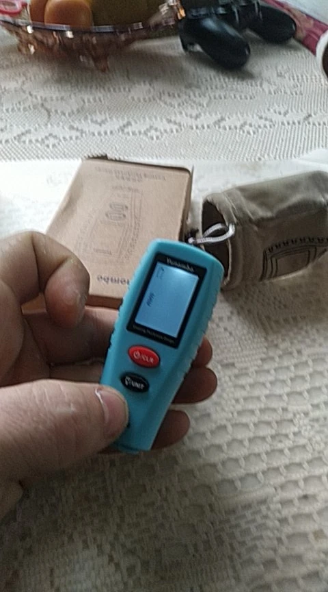 Отзыв о товаре Тестер толщины покраски Yunombo YNB-100, Цифровой измеритель толщины покраски автомобиля с руководством на русском и английском языке от пользователя U***r