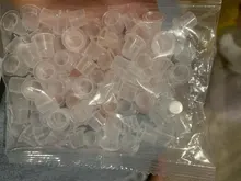 Tazas de tinta desechables de plástico para tatuaje, pigmento de maquillaje permanente, soporte claro tapa de recipiente, accesorio de tatuaje, 100 unidades, S/M/L