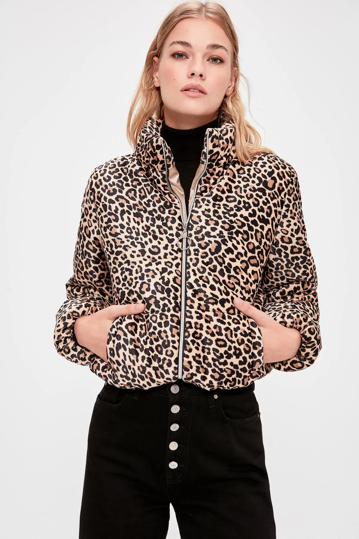

Trendyol Brown Zipper It Should Cover Leopard Patterned Velvet Inflatable Crop coats TWOAW20MO0090