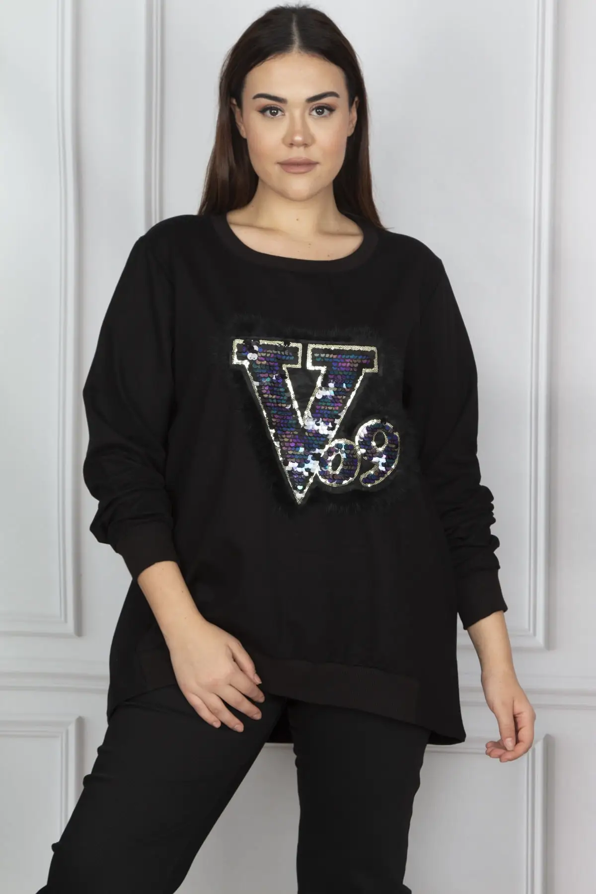 Женский костюм с аппликацией Sans Textile черный толстовкой и брюками 65 N14195 | Женская