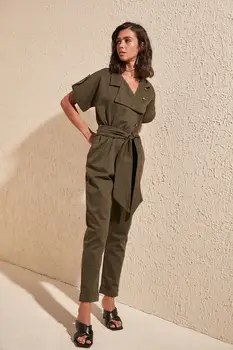 

Trendyol Belted Collar Detailed Jumpsuit TWOSS20TU0013