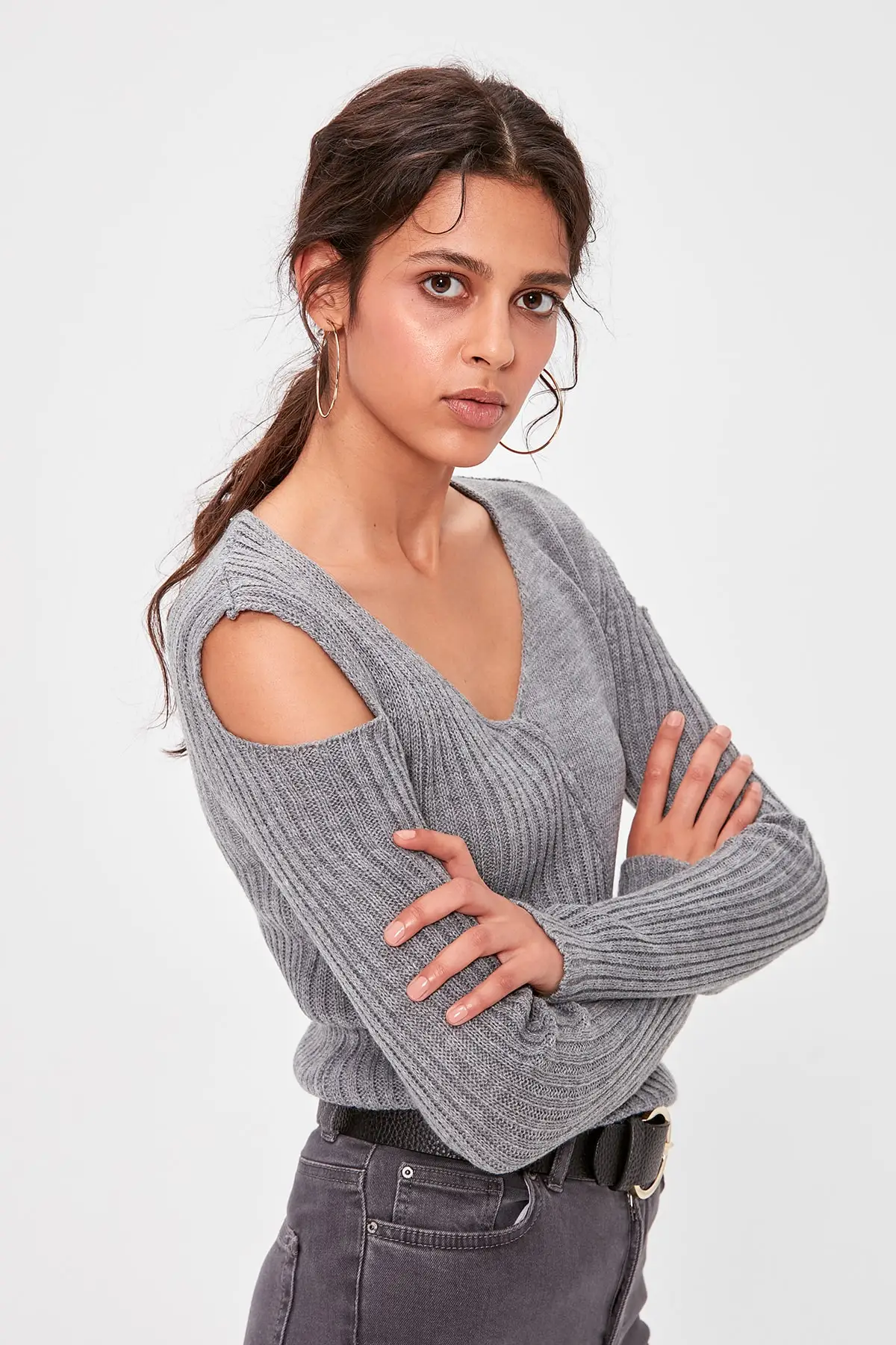 

Trendyol Gray Shoulder Detail Sweater Sweater TWOAW20KZ0132