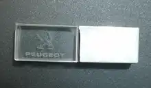 Gran oferta Cristal USB Renault y coches Peugeot Logo 4G 16GB Flash Drive USB 2,0 de USB Pen Drive 32GB de memoria de disco de 128GB 64GB regalos Cool