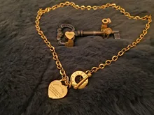 Martick-pendientes de corazón de color dorado para mujer, aretes de tuerca de corazón de color oro rosa con letras en inglés, joyería fina, regalo E161