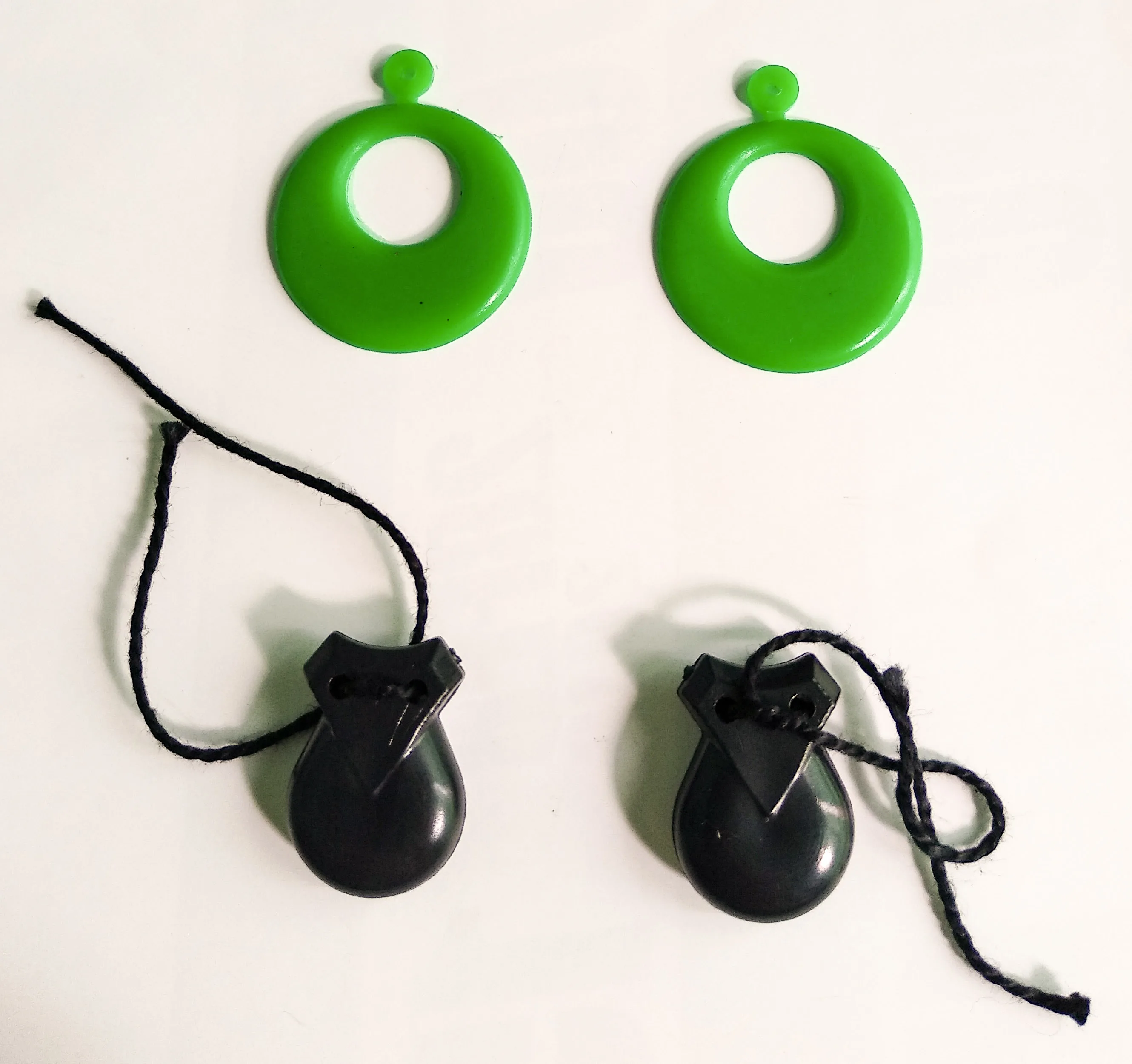Juego pendientes y castainuelas para muinecas colección Andaluza фламенка типо Нанси, Синтра, Ноа. Фабрикадо Эспанья