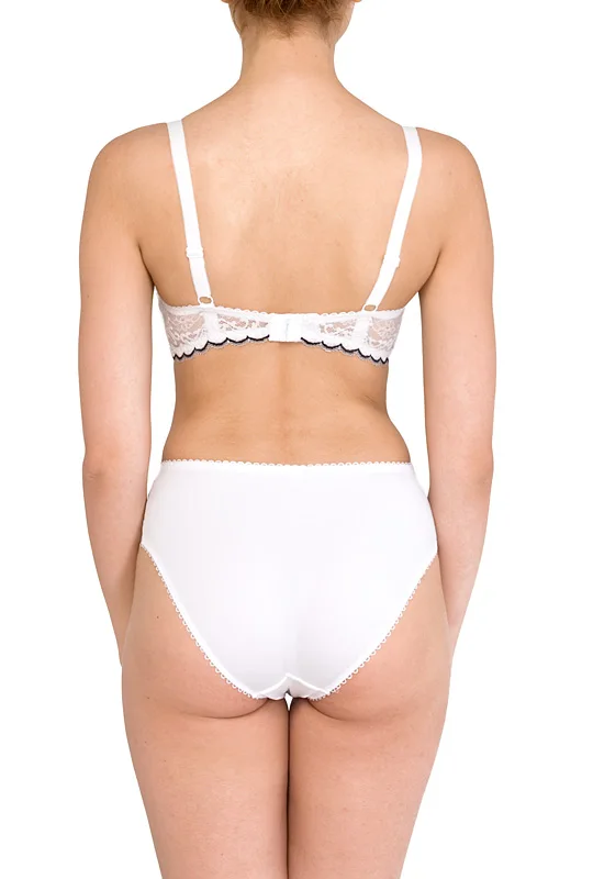 2002-10-white-b