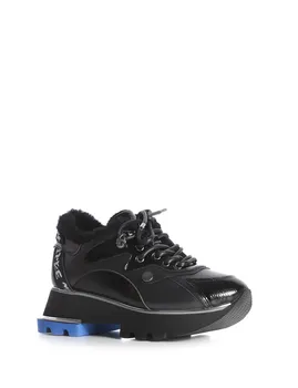 

İLVİ İsabel Women's Sneaker Black Patent Leather
