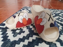 Zapatillas de verano de las mujeres de los hombres goma Eva para interiores 2021 Cool Fondo suave sandalias tendencia diapositivas Unisex chinelas zapatos para la playa casa 36-45