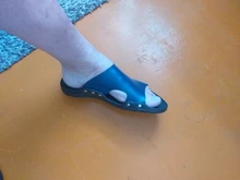 Suecos unisex para primavera y verano, zapatillas con suela blanda de PVC, antideslizante y cubierta de cuero genuino de vaca, diseño a la moda, para uso al aire libre