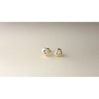 

Gold heart earrings