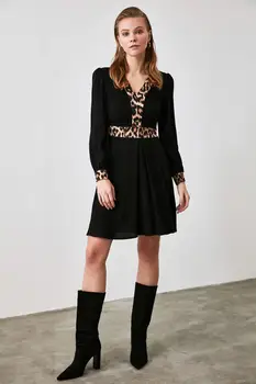 

Trendyol Collar Detail Dress TWOAW21EL1000