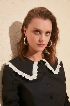 

Trendyol Collar Detailed Shirt TWOSS20GO0339