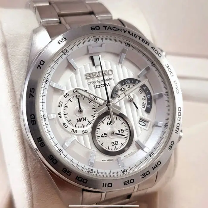 Часы мужские Seiko Neosports SSB297P1 белые водонепроницаемые 44 м со стальным хронографом |