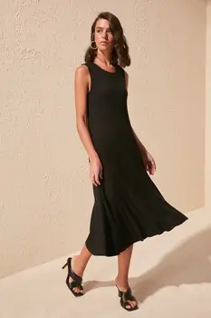 

Trendyol Basic Ribbed Knit Dress TWOSS20EL1384