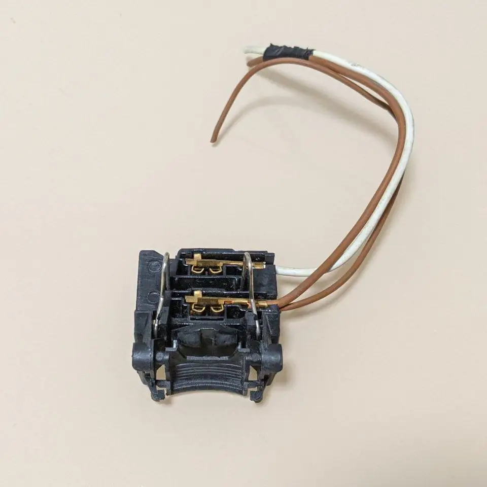 Pair Of Dipped Beam H7 High Beam H1 Headlight Bulb Lamp Holder Plug