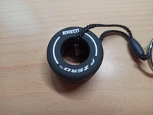 Llanta pequeña de dibujos animados para hombre y mujer, llanta pequeña creativa de moda colorida Unisex, bolso de simulación de neumático de coche, colgante de llavero, regalo para amantes del coche