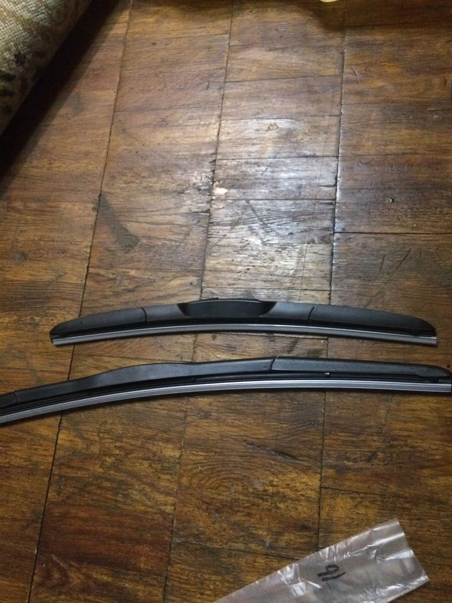 Отзыв о товаре Щетка стеклоочистителя автомобильная универсальная U-образная, 14 дюймов, 16 дюймов, 17 дюймов, 18 дюймов, 19 дюймов, 20 дюймов, 21 дюйм, 22 дюйма, 24 дюйма, 26 дюймов от пользователя O***v