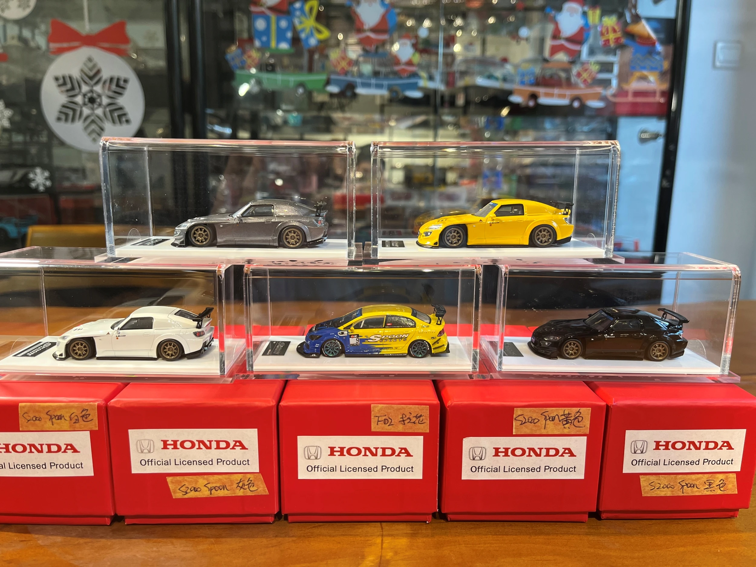В наличии популярная модель OM 1:64 высококлассная Гоночная машина Honda S2000 ложка