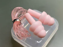 1 caja de PC lleno de confort de los tapones para los oídos de reducción de ruido de silicona suave tapones de oído soga de PVC tapones para los oídos de protección para la natación para dormir