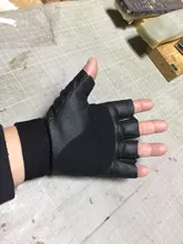 Guantes de cuero sintético para hombre, manoplas de medio dedo sin dedos para conducción al aire libre, motociclista, deportes al aire libre, novedad
