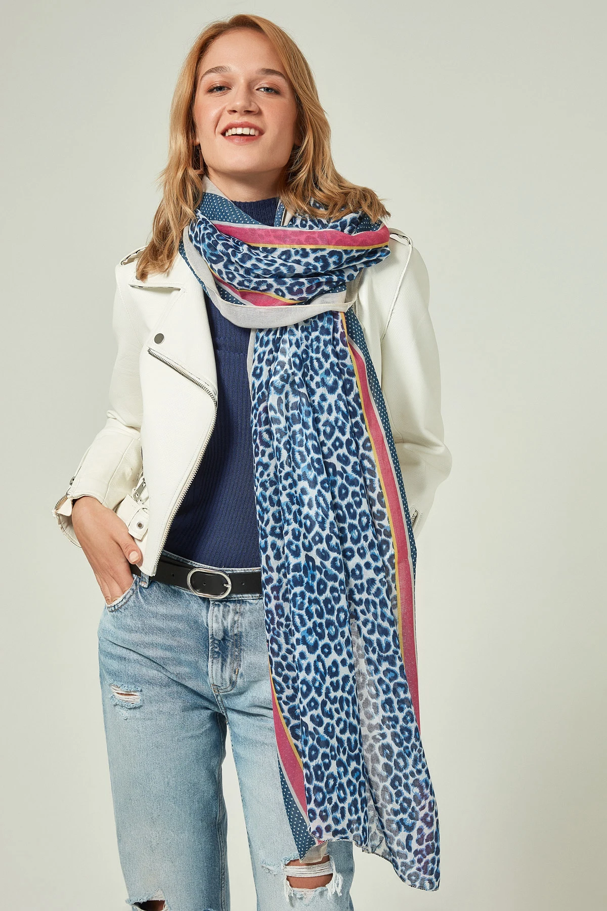 

Leopard Pattern Dark Blue Color Acrylic Women Pashmina Shawls Coton