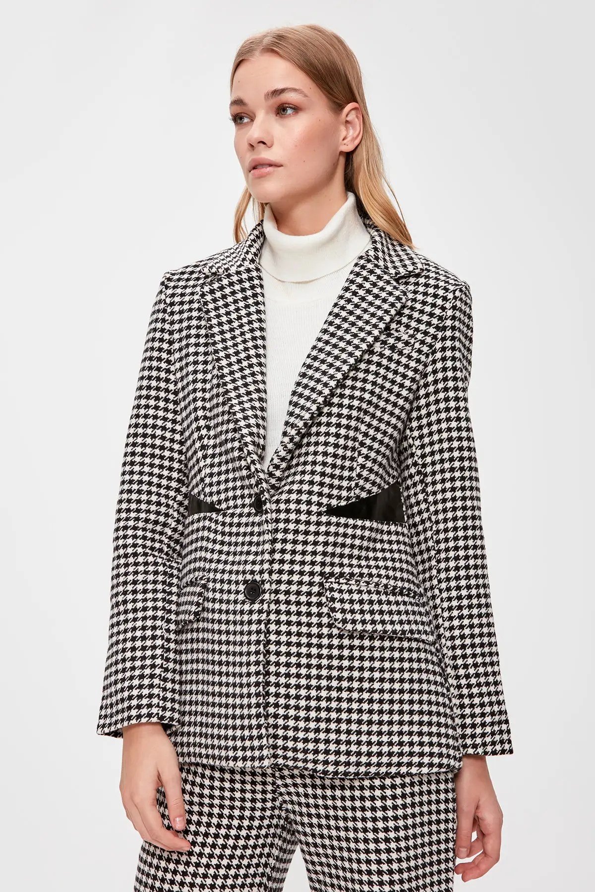 Trendyol рваная детальная куртка TWOAW20CE0256