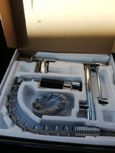 Grifo de doble boquilla y rociador para cocina, llave de agua extraíble de un solo mango con luz LED y pulverizador manual, color bronce y negro