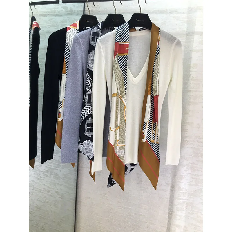 

Autumn and winter new V-neck with scarf and knitted sweater
