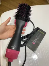 Cepillo que seca y volumiza el pelo de un solo paso, el cepillo produce aire caliente y puede alisar y arizar el pelo