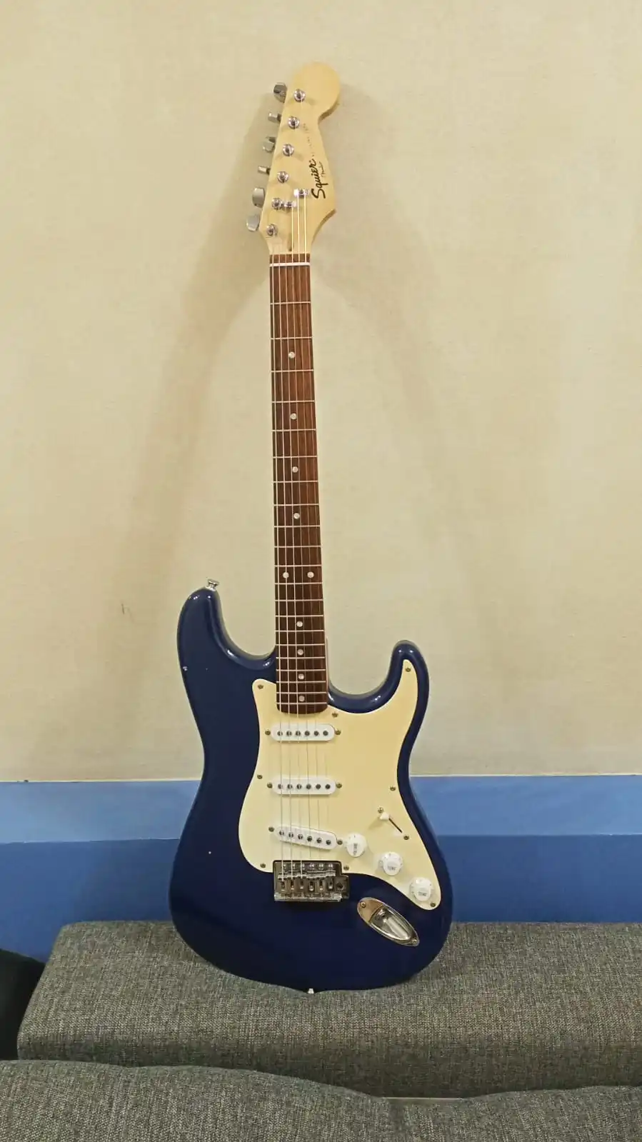 Б/у 2006 года Fender Squier Bullet Strat Made In Taiwan. Быстрая доставка |