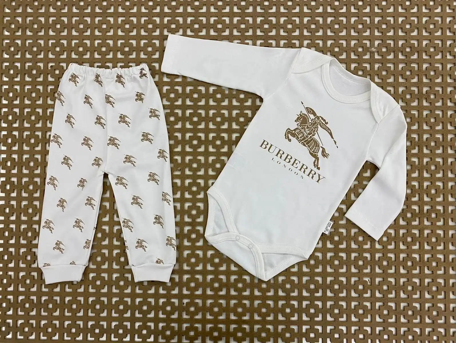 كنز شعور الأقل Vetement Nouveau Ne De Marque Fredeyewear Com