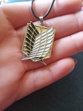 Figura de Anime Attack on Titan, collar de aleación, juguetes, alas de la libertad, Shingeki, No Kyojin, cadena de cuero, colgante de oro, regalo