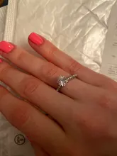 De alta calidad de Color de plata diamantes de imitación incrustaciones anillos para mujer anillo de boda regalo compromiso para mujeres envío gratuito