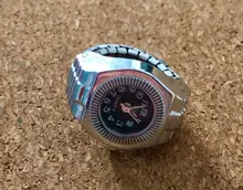 Reloj de anillo creativo para Mujer, de cuarzo, elástico, de acero y plata de lujo, Reloj de anillo de dedo
