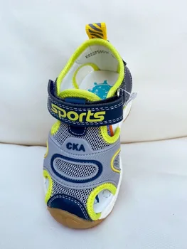 

Детские сандали. Матерьял верха - Текстиль, внутри - натуральная кожа. Производитель "Сказка". Артикул R922750017.