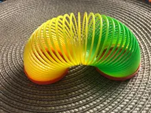 Círculo del arco iris para niños, de desarrollo temprano Juguetes Divertidos, educativo, plegable, bobina de resorte de plástico, juguetes mágicos creativos, 1 Uds.