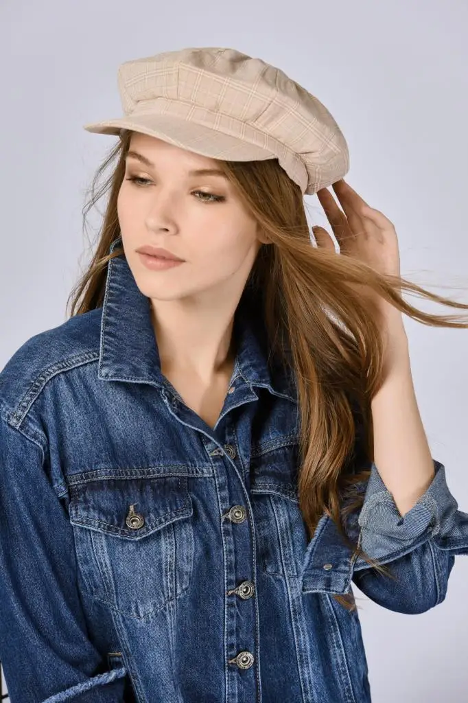 10900 Beige Color Plaid Hat