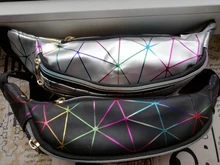 Geestock-riñonera holográfica con purpurina para mujer, bolsa impermeable con cinturón geométrico, a la moda, con láser, para teléfono