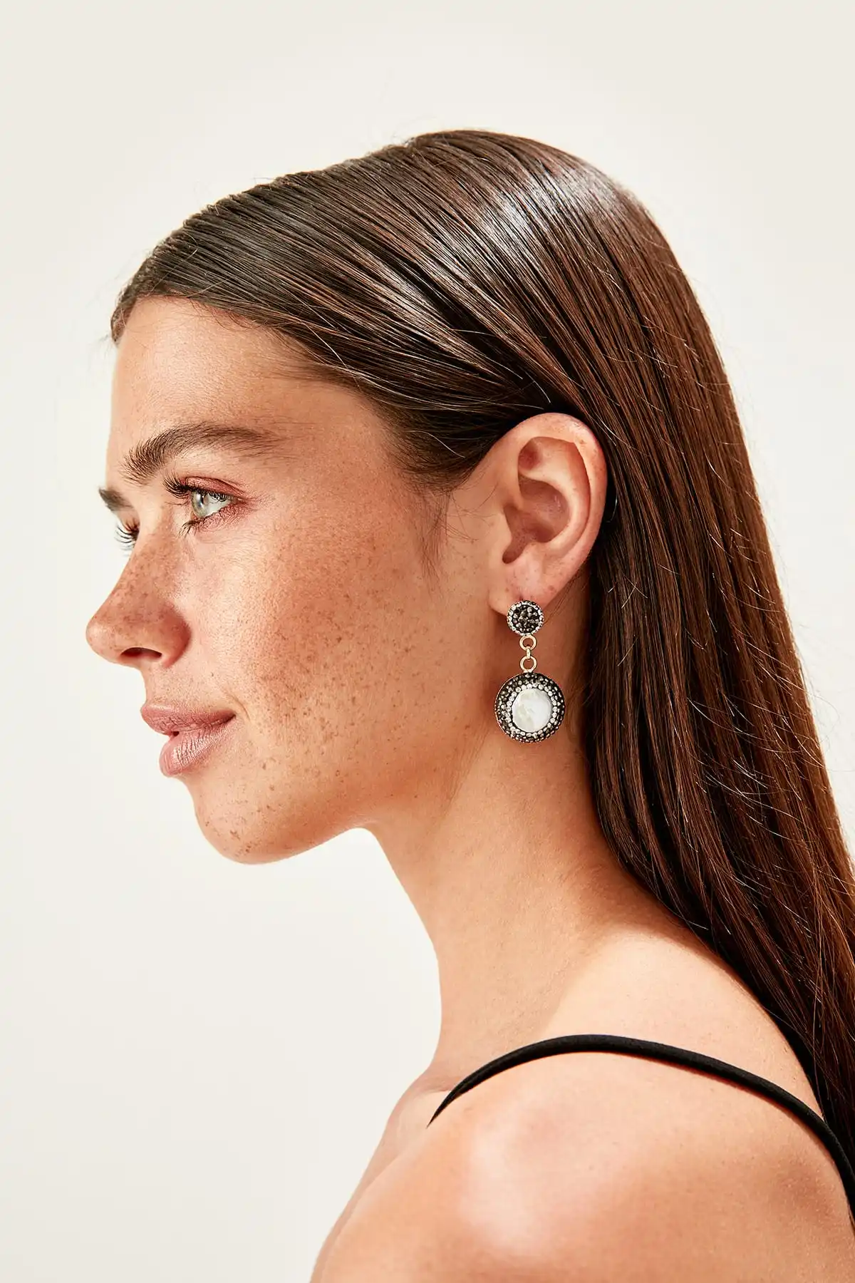 

Trendyol Brilliant Cubic Zirconia Earrings TPRSS19KP0007