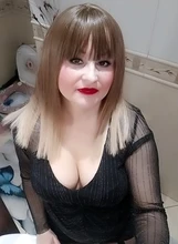 Peluca de cabello sintético con flequillo para mujer, longitud media, color marrón a rubio, resistente al calor, para Cosplay