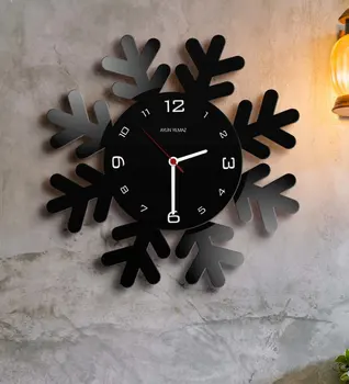 

Personalized Snowflake Wood Wall Clock (Model 4A)