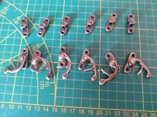 KAK-cerrojo de candado de hierro y bronce antiguo, 12 uds., 34x28mm, cerradura de gancho para Mini joyería, caja de madera con tornillos, Hardware para muebles