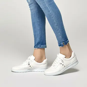 

FLO 91.313388.Z White Women 'S Sports Shoes Polaris