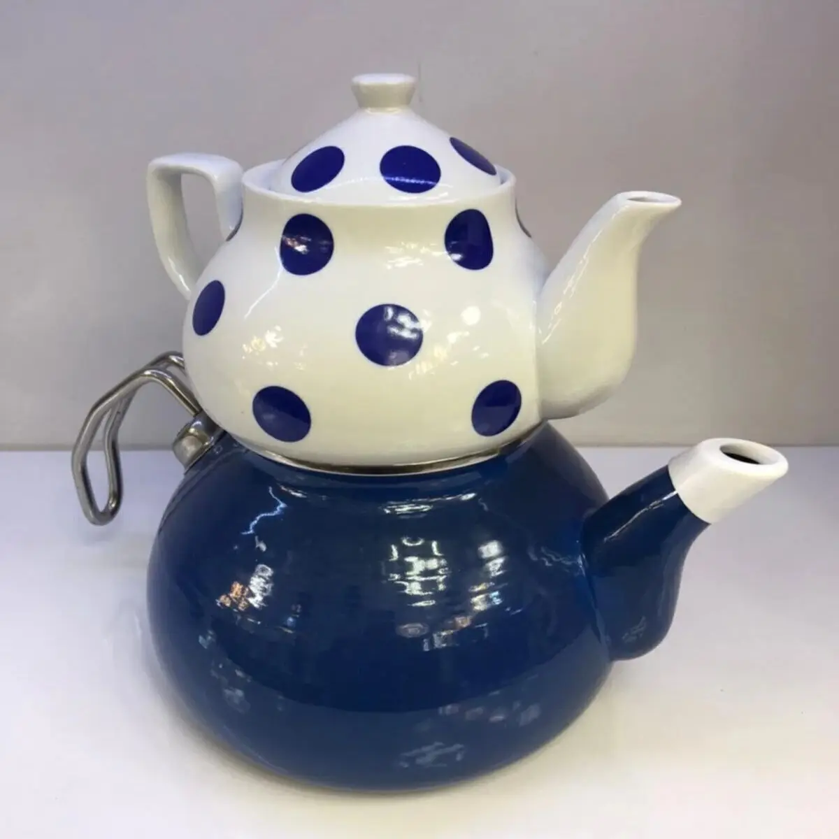 

Dotted white navy blue teapot tea set