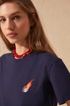 

Trendyol Embroidered Semi-Fitted Knitted T-Shirt TWOSS20TS0270