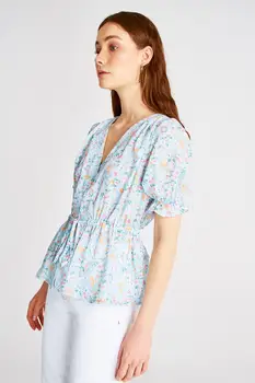 

Trendyol Flower Pattern Blouse TWOSS20BZ1000