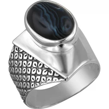 

Esthete ring with black silver agate
