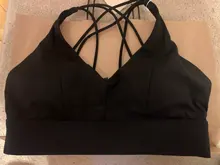 F.DYRAA Sujetador con correas cruzadas a prueba de golpes Sujetador deportivo para correr Gimnasio Sujetador superior Mujer Dobladillo ancho Push Up Entrenamiento Fitness Yoga Crop Tops Sujetador