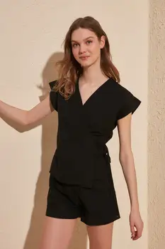 

Trendyol Woven Pajamas set THMSS20PT0194